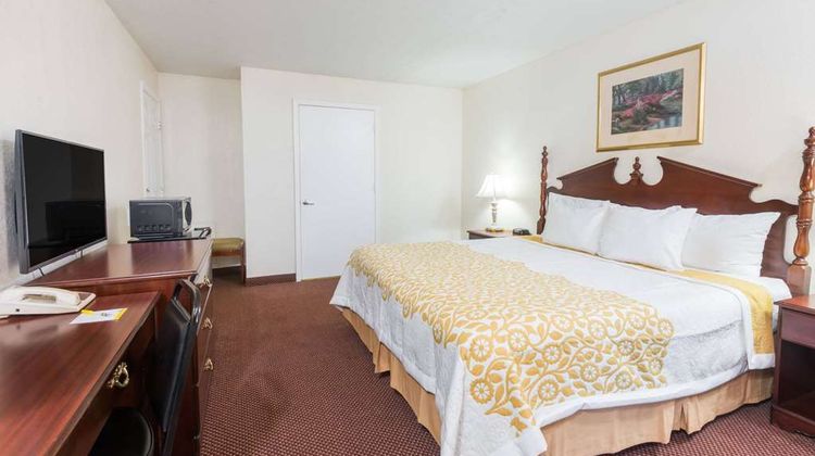 Days Inn Amherst Room