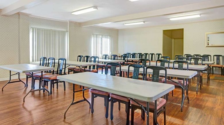 <b>Travelodge Lynwood Meeting</b>. Images powered by <a href="https://iceportal.shijigroup.com/" title="IcePortal" target="_blank">IcePortal</a>.