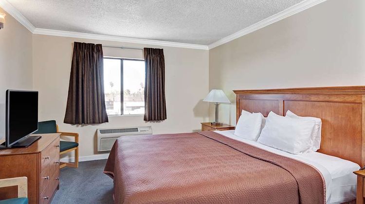 Travelodge Pasadena Central Room