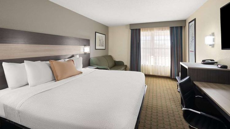 Travelodge Perry Suite