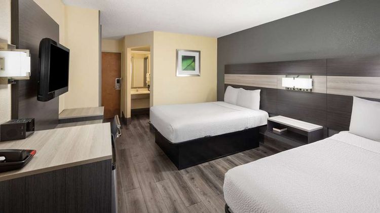 Travelodge Perry Room