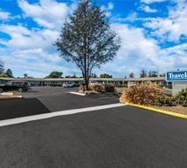 Travelodge Santa Rosa Wine Country Exterior