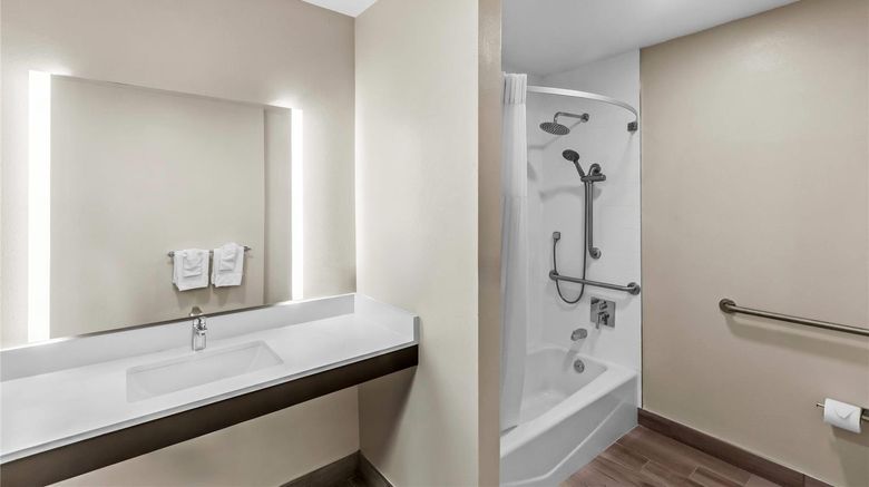 <b>Travelodge Santa Rosa Wine Country Room</b>. Images powered by <a href="https://iceportal.shijigroup.com/" title="IcePortal" target="_blank">IcePortal</a>.