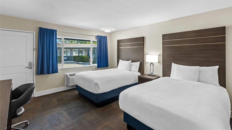 Travelodge Santa Rosa Wine Country Room