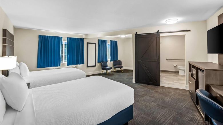 <b>Travelodge Santa Rosa Wine Country Room</b>. Images powered by <a href="https://iceportal.shijigroup.com/" title="IcePortal" target="_blank">IcePortal</a>.