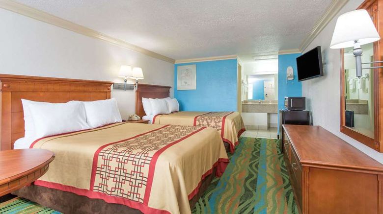 <b>Days Inn Virginia Beach Town Center Room</b>. Images powered by <a href="https://iceportal.shijigroup.com/" title="IcePortal" target="_blank">IcePortal</a>.