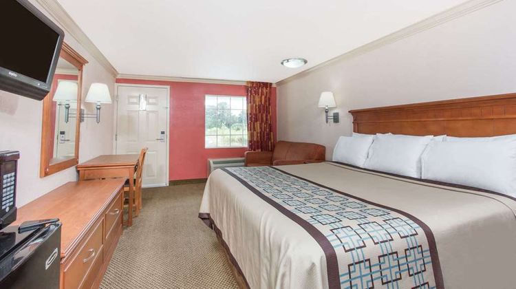 Days Inn Virginia Beach Town Center Room