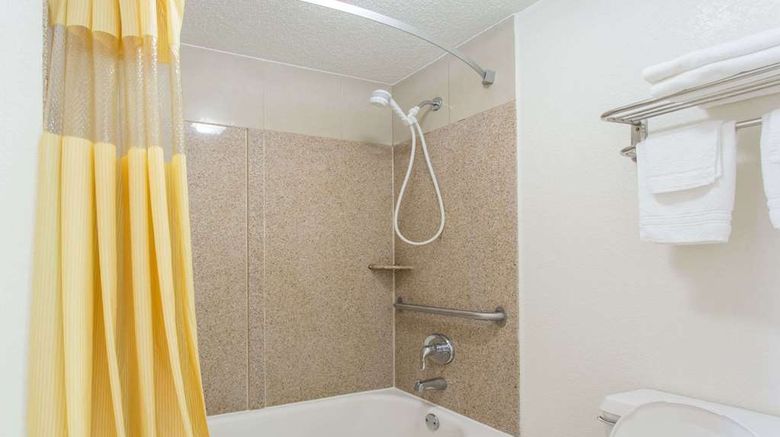 <b>Days Inn Virginia Beach Town Center Room</b>. Images powered by <a href="https://iceportal.shijigroup.com/" title="IcePortal" target="_blank">IcePortal</a>.