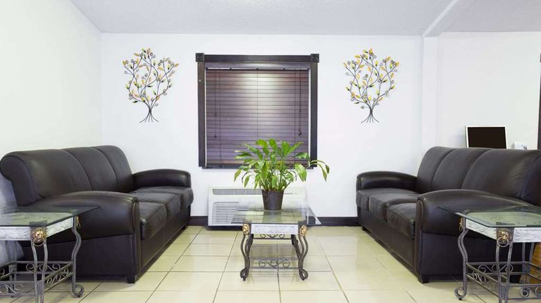 <b>Days Inn Virginia Beach Town Center Lobby</b>. Images powered by <a href="https://iceportal.shijigroup.com/" title="IcePortal" target="_blank">IcePortal</a>.