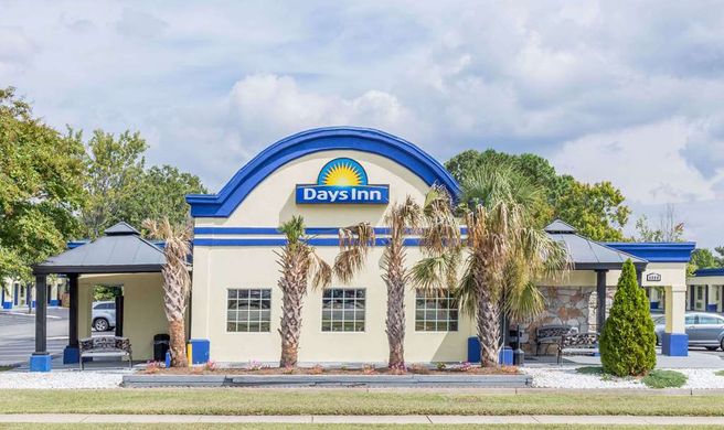 Days Inn Virginia Beach Town Center Exterior