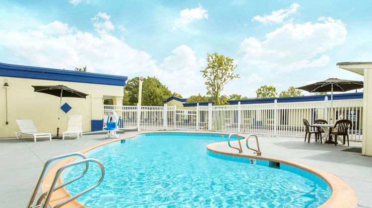 Days Inn Virginia Beach Town Center Pool