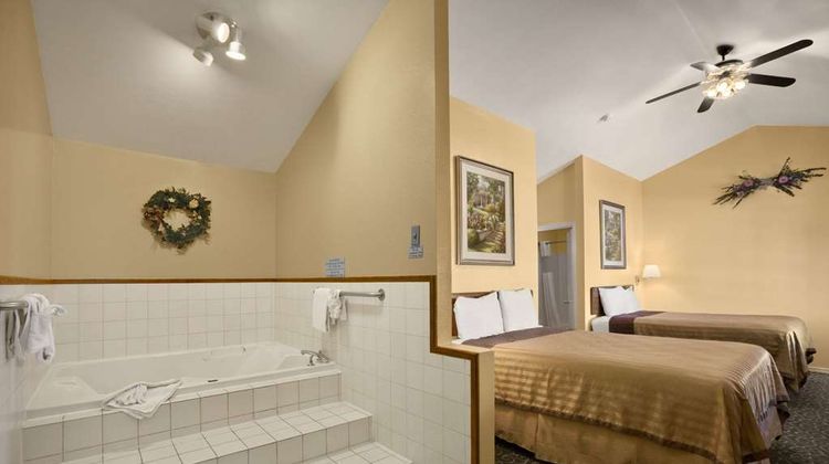 Travelodge Wenatchee Suite