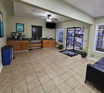 Travelodge Wenatchee Lobby