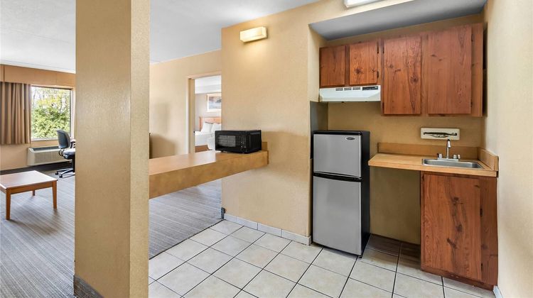 Travelodge Winchester Suite