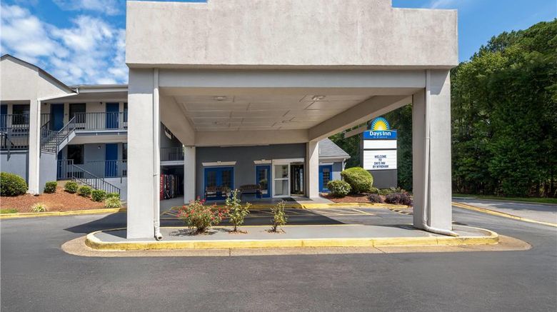 <b>Days Inn College Park Airport Best Road Exterior</b>. Images powered by <a href="https://iceportal.shijigroup.com/" title="IcePortal" target="_blank">IcePortal</a>.