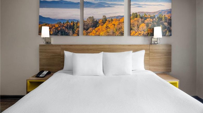 <b>Days Inn College Park Airport Best Road Room</b>. Images powered by <a href="https://iceportal.shijigroup.com/" title="IcePortal" target="_blank">IcePortal</a>.