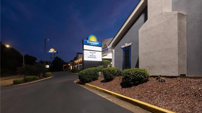 <b>Days Inn College Park Airport Best Road Exterior</b>. Images powered by <a href="https://iceportal.shijigroup.com/" title="IcePortal" target="_blank">IcePortal</a>.