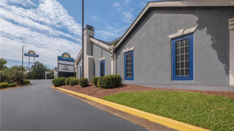 <b>Days Inn College Park Airport Best Road Exterior</b>. Images powered by <a href="https://iceportal.shijigroup.com/" title="IcePortal" target="_blank">IcePortal</a>.