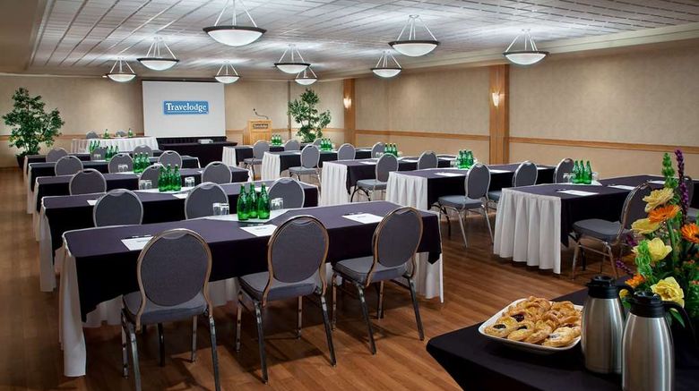 <b>Travelodge Hotel Saskatoon Meeting</b>. Images powered by <a href="https://iceportal.shijigroup.com/" title="IcePortal" target="_blank">IcePortal</a>.