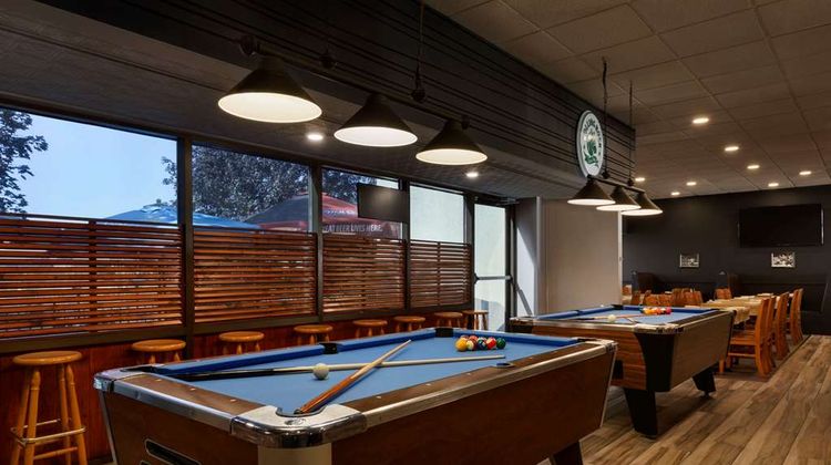 Travelodge Toronto East Restaurant