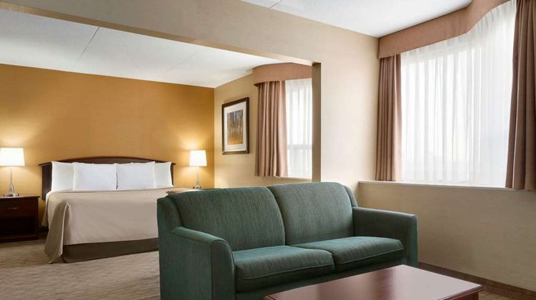 Travelodge Toronto East Suite