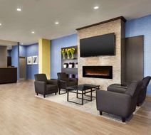Travelodge Toronto East Lobby