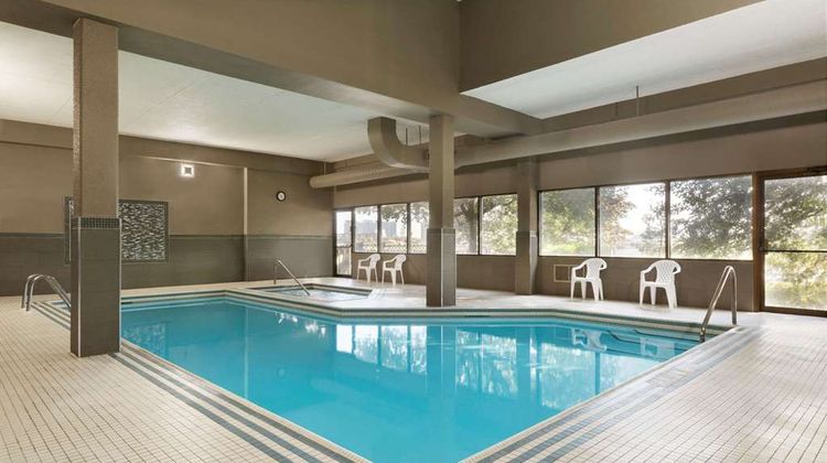 Travelodge Toronto East Pool