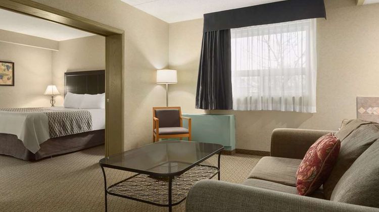 Travelodge Winnipeg East Suite