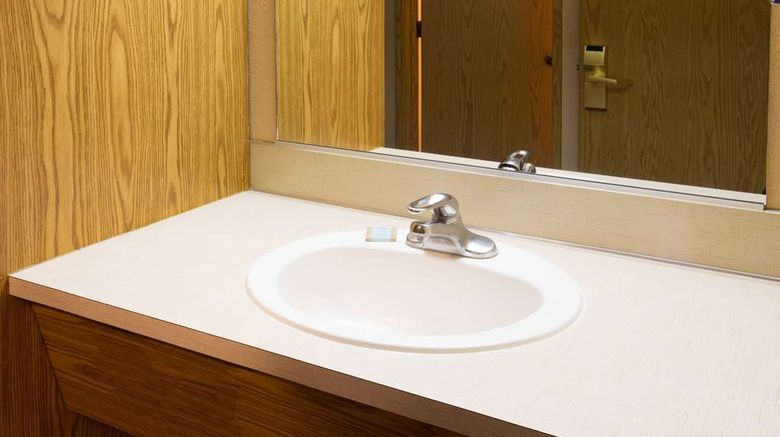 <b>Travelodge East Portland/Gresham Room</b>. Images powered by <a href="https://iceportal.shijigroup.com/" title="IcePortal" target="_blank">IcePortal</a>.