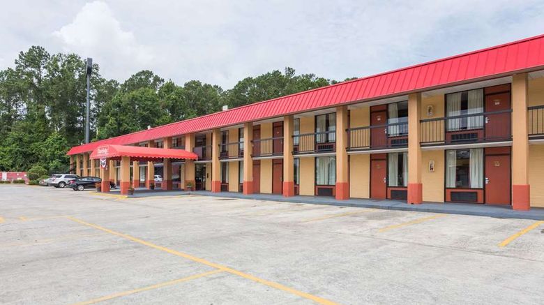 <b>Travelodge Savannah Area/Richmond Hill Exterior</b>. Images powered by <a href="https://iceportal.shijigroup.com/" title="IcePortal" target="_blank">IcePortal</a>.