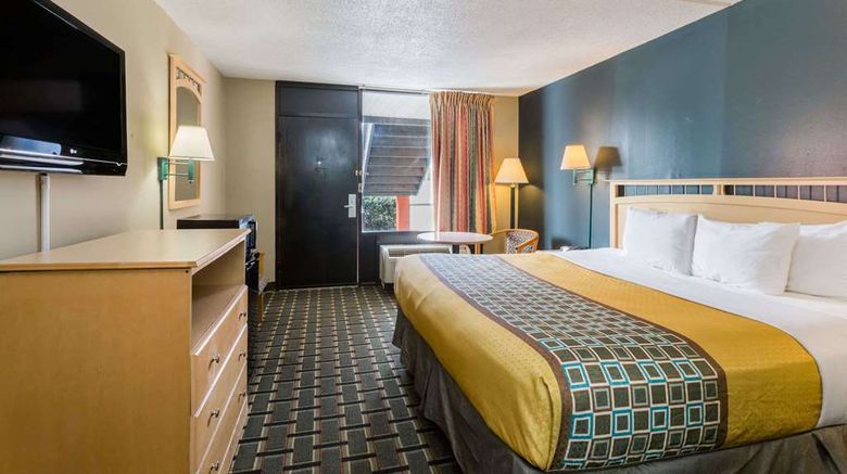 <b>Travelodge Savannah Area/Richmond Hill Room</b>. Images powered by <a href="https://iceportal.shijigroup.com/" title="IcePortal" target="_blank">IcePortal</a>.