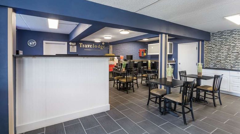 <b>Travelodge Savannah Area/Richmond Hill Lobby</b>. Images powered by <a href="https://iceportal.shijigroup.com/" title="IcePortal" target="_blank">IcePortal</a>.