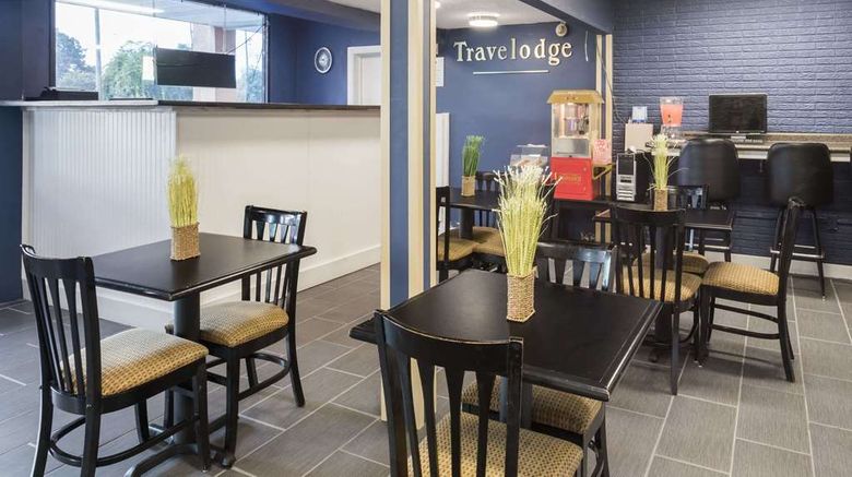 <b>Travelodge Savannah Area/Richmond Hill Lobby</b>. Images powered by <a href="https://iceportal.shijigroup.com/" title="IcePortal" target="_blank">IcePortal</a>.