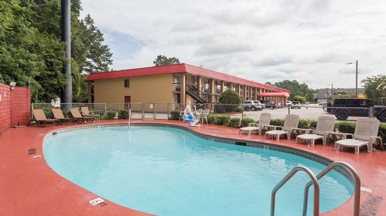 Travelodge Savannah Area/Richmond Hill Pool