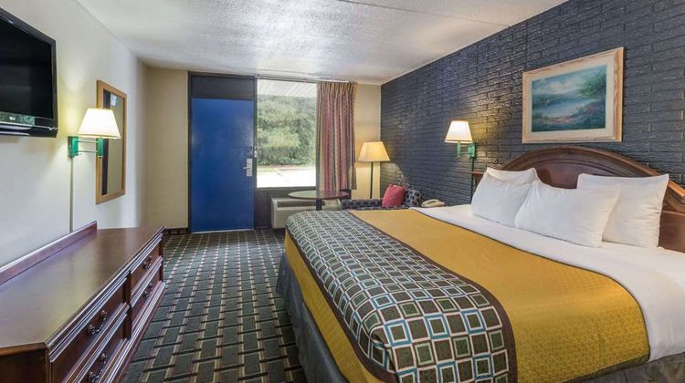 Travelodge Savannah Area/Richmond Hill Room