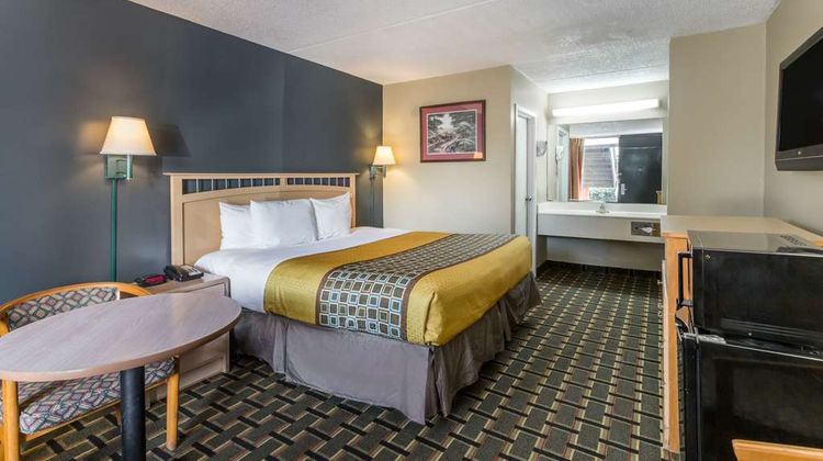 Travelodge Savannah Area/Richmond Hill Room
