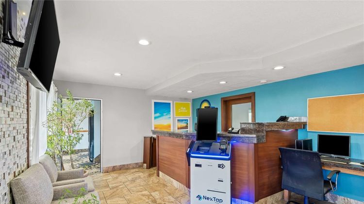 Days Inn Ames Lobby