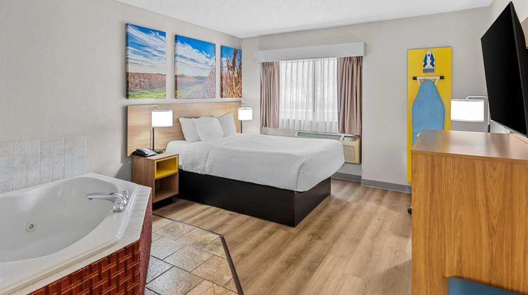 Days Inn Ames Suite