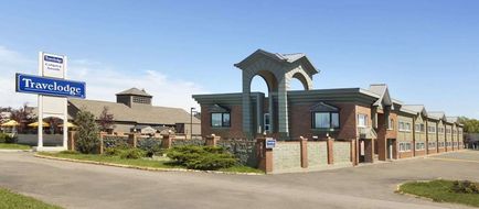 Travelodge Calgary South Exterior