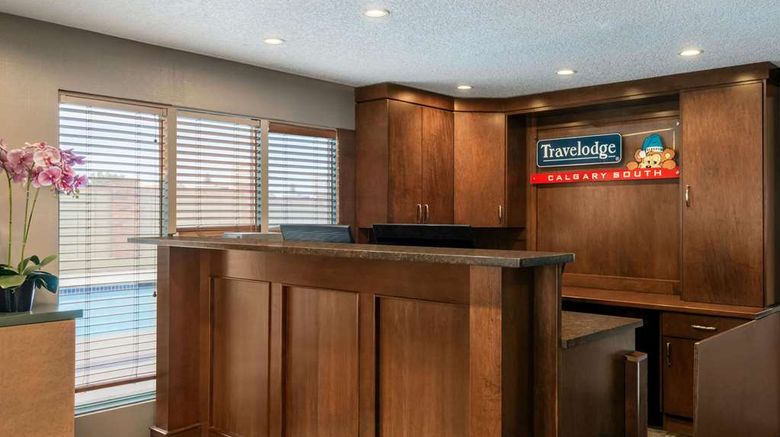 <b>Travelodge Calgary South Lobby</b>. Images powered by <a href="https://iceportal.shijigroup.com/" title="IcePortal" target="_blank">IcePortal</a>.