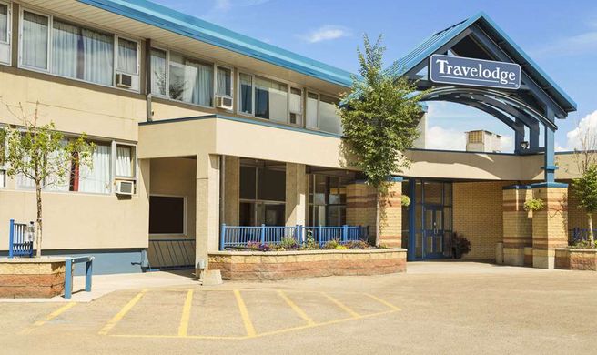 Travelodge Edmonton East Exterior