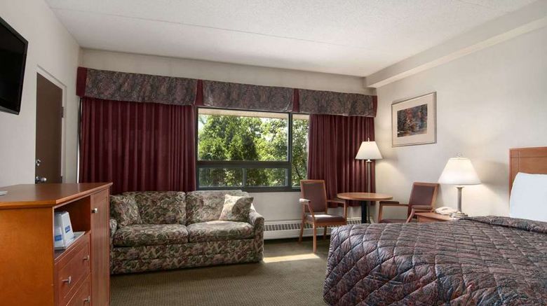 <b>Travelodge Edmonton East Room</b>. Images powered by <a href="https://iceportal.shijigroup.com/" title="IcePortal" target="_blank">IcePortal</a>.
