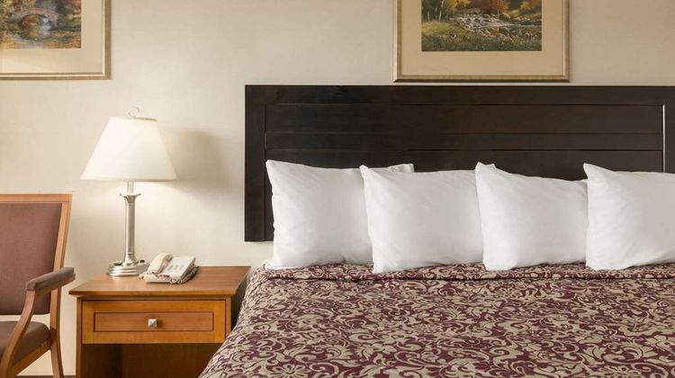 Travelodge Edmonton East Suite