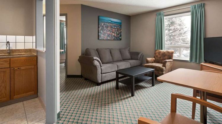 Travelodge Edmonton Airport Room