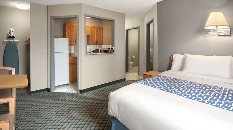 Travelodge Edmonton Airport Suite