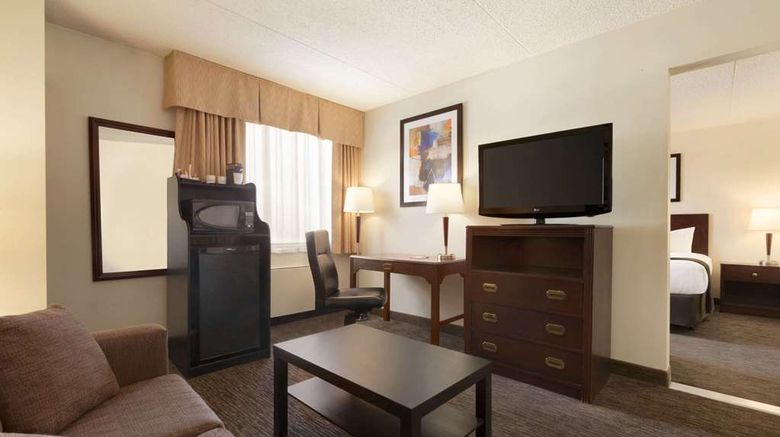 <b>Travelodge Edmonton South Suite</b>. Images powered by <a href="https://iceportal.shijigroup.com/" title="IcePortal" target="_blank">IcePortal</a>.