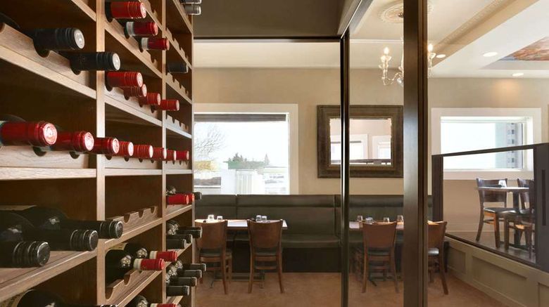 <b>Travelodge Edmonton South Restaurant</b>. Images powered by <a href="https://iceportal.shijigroup.com/" title="IcePortal" target="_blank">IcePortal</a>.