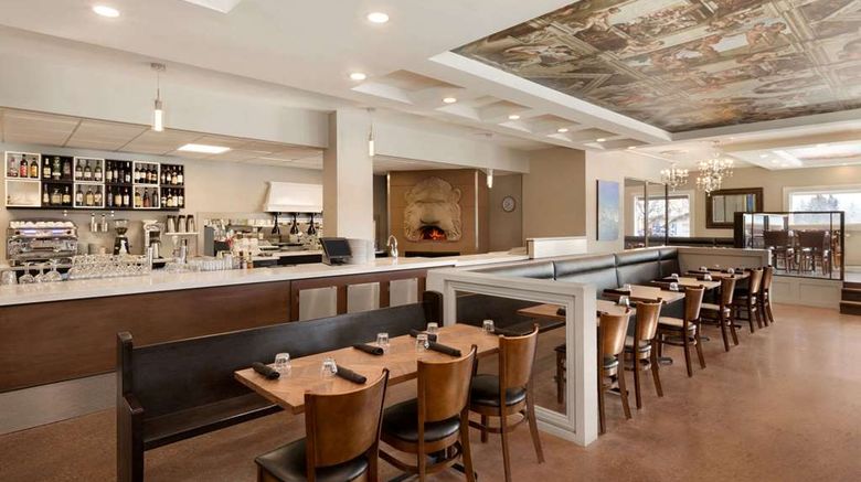 <b>Travelodge Edmonton South Restaurant</b>. Images powered by <a href="https://iceportal.shijigroup.com/" title="IcePortal" target="_blank">IcePortal</a>.