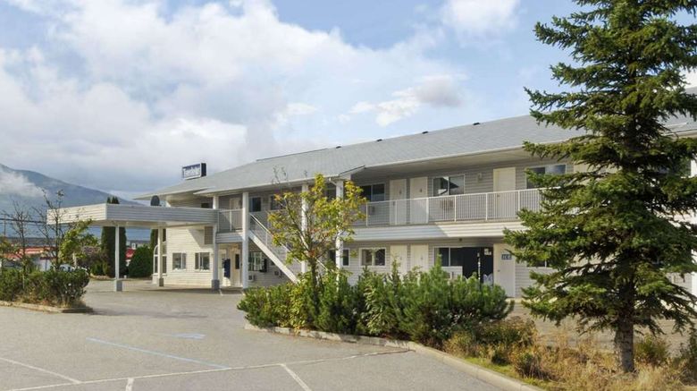 Travelodge Salmon Arm Exterior. Images powered by <a href="https://iceportal.shijigroup.com" target="_blank" rel="noopener">Ice Portal</a>.