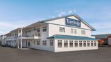 Travelodge Salmon Arm Exterior